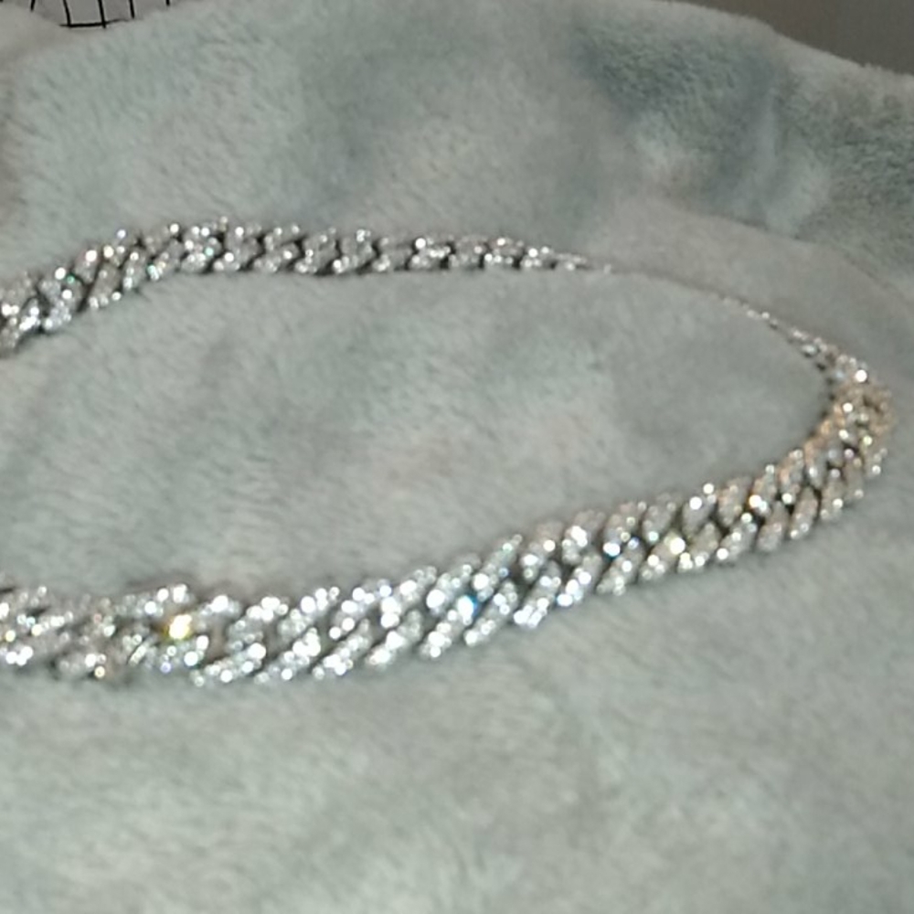 Cuban choker necklace